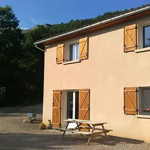 Louis Hébergement de vacances Saint-Paul-des-Fonts